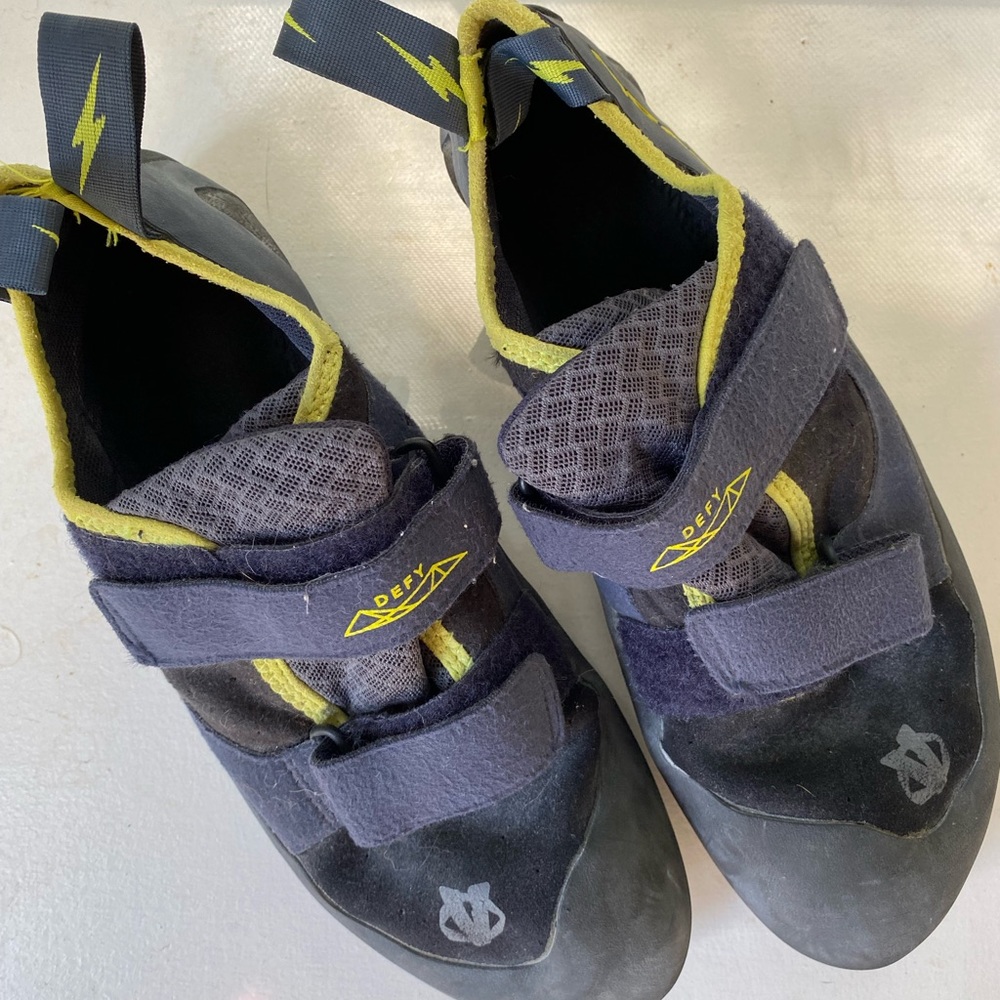 Evolv DEFY rock climbing shoes size 11